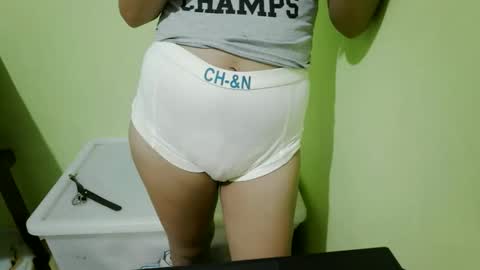 Snapshot of crazychicks4u chatting on November 2025 02:35:01 PM crazychicks4u online show from November 2025 02:35:01 PM