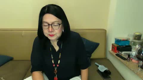 Kelly   online show from February 2026 04:38:01 PM