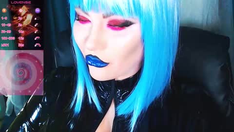 Roxy online show from November 2025 03:23:01 PM