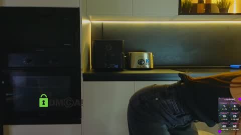 crazzy cherry online show from April 2026 11:00:01 AM