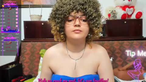Snapshot of crazzy_pussy chatting on April 2026 08:39:01 PM Ana online show from April 2026 08:39:01 PM