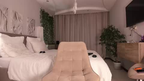 ALEXA AND WALLY online show from December 2025 08:32:02 AM