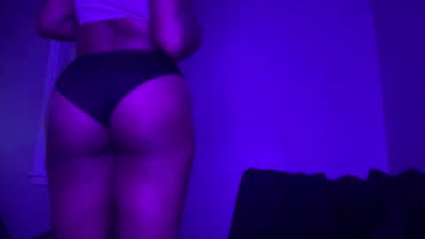 Snapshot of creame_sensation chatting on December 2024 01:58:02 AM PHANTOMTARGARYENXXX online show from December 2024 01:58:02 AM