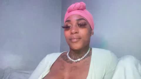 Snapshot of creame_sensation chatting on December 2024 08:33:02 AM PHANTOMTARGARYENXXX online show from December 2024 08:33:02 AM