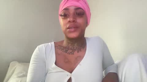 Snapshot of creame_sensation chatting on December 2024 04:47:02 PM PHANTOMTARGARYENXXX online show from December 2024 04:47:02 PM