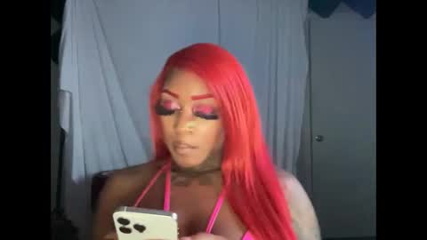 Snapshot of creame_sensation chatting on December 2024 01:31:02 AM PHANTOMTARGARYENXXX online show from December 2024 01:31:02 AM