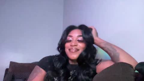 Snapshot of creame_sensation chatting on December 2024 02:19:02 AM PHANTOMTARGARYENXXX online show from December 2024 02:19:02 AM