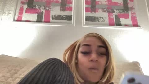 Snapshot of creame_sensation chatting on January 2025 02:41:01 PM PHANTOMTARGARYENXXX online show from January 2025 02:41:01 PM