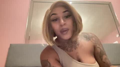 Snapshot of creame_sensation chatting on February 2025 08:13:02 AM PHANTOMTARGARYENXXX online show from February 2025 08:13:02 AM