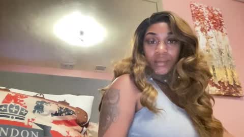 Snapshot of creame_sensation chatting on February 2025 02:11:02 PM PHANTOMTARGARYENXXX online show from February 2025 02:11:02 PM
