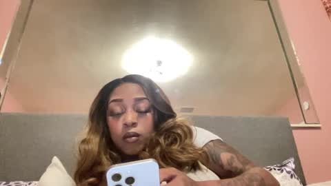 Snapshot of creame_sensation chatting on February 2025 06:04:02 PM PHANTOMTARGARYENXXX online show from February 2025 06:04:02 PM