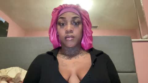 Snapshot of creame_sensation chatting on February 2025 09:28:01 AM PHANTOMTARGARYENXXX online show from February 2025 09:28:01 AM