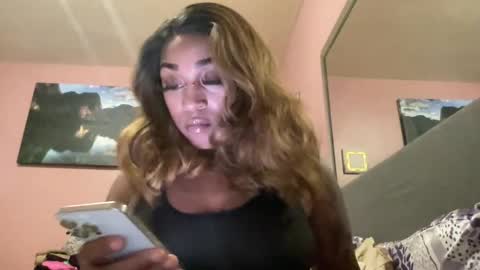 Snapshot of creame_sensation chatting on February 2025 04:16:02 PM PHANTOMTARGARYENXXX online show from February 2025 04:16:02 PM