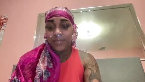 Snapshot of creame_sensation chatting on February 2025 07:16:01 PM PHANTOMTARGARYENXXX online show from February 2025 07:16:01 PM