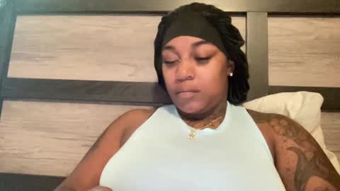 Snapshot of creame_sensation chatting on September 2025 01:11:02 PM PHANTOMTARGARYENXXX online show from September 2025 01:11:02 PM