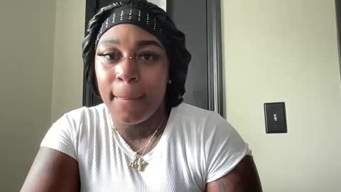 Snapshot of creame_sensation chatting on September 2025 05:27:01 PM PHANTOMTARGARYENXXX online show from September 2025 05:27:01 PM