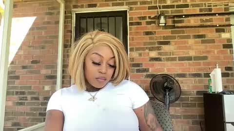 Snapshot of creame_sensation chatting on October 2025 04:18:02 PM PHANTOMTARGARYENXXX online show from October 2025 04:18:02 PM