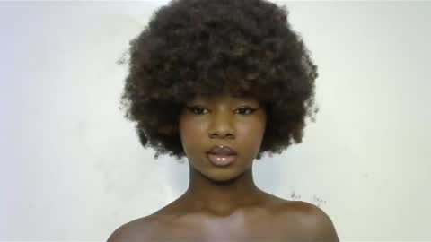 Snapshot of creamybabee chatting on January 2025 05:48:01 PM queen online show from January 2025 05:48:01 PM