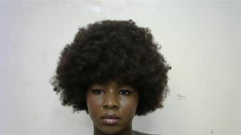 Snapshot of creamybabee chatting on January 2025 01:42:02 PM queen online show from January 2025 01:42:02 PM