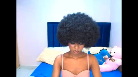 Snapshot of creamybabee chatting on February 2026 07:24:02 PM queen online show from February 2026 07:24:02 PM