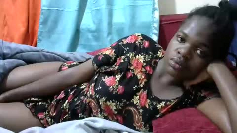 Snapshot of creamymomma chatting on December 2024 12:32:02 AM verah online show from December 2024 12:32:02 AM