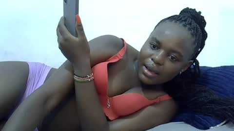 Snapshot of creamyypussyy chatting on July 2026 10:00:01 PM creamyypussyy online show from July 2026 10:00:01 PM