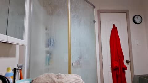 Snapshot of creeeping_death chatting on December 2024 07:52:02 AM The hopeless romantic online show from December 2024 07:52:02 AM