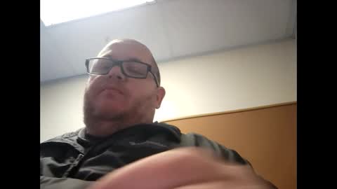 Snapshot of creeeping_death chatting on January 2025 08:22:01 PM The hopeless romantic online show from January 2025 08:22:01 PM