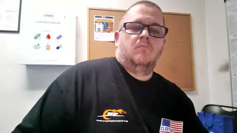 Snapshot of creeeping_death chatting on September 2025 12:54:01 AM The hopeless romantic online show from September 2025 12:54:01 AM