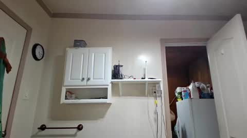 Snapshot of creeeping_death chatting on October 2025 11:13:02 PM The hopeless romantic online show from October 2025 11:13:02 PM