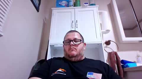 Snapshot of creeeping_death chatting on October 2025 06:35:02 AM The hopeless romantic online show from October 2025 06:35:02 AM