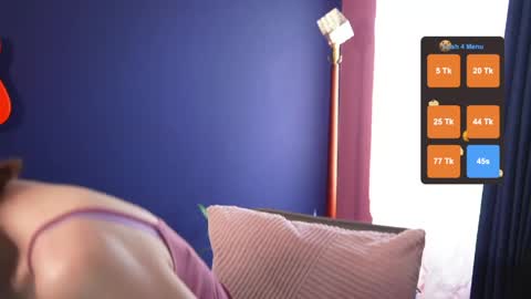 Snapshot of creme_dela_creme chatting on June 2026 06:02:01 PM Quinn de la Creme online show from June 2026 06:02:01 PM