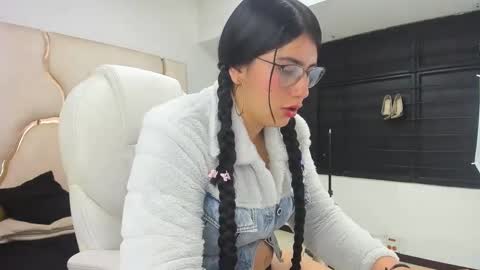 Snapshot of criistaal__ chatting on February 2025 04:37:02 AM Criistaal   online show from February 2025 04:37:02 AM