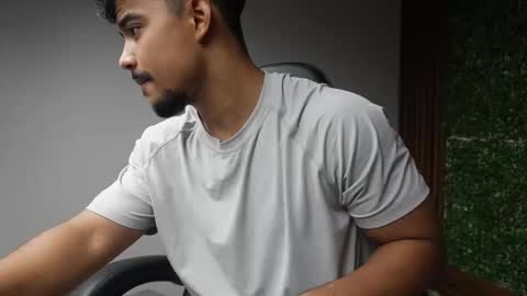 Snapshot of crimson_heart chatting on December 2025 12:23:02 PM Crimson heart online show from December 2025 12:23:02 PM