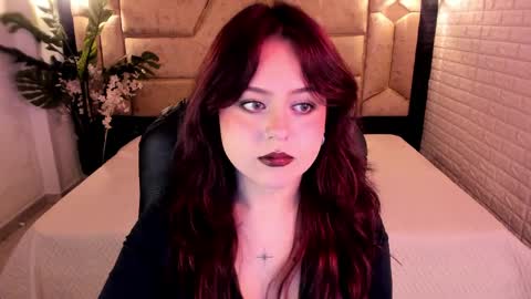 Snapshot of crimson_tati chatting on May 2026 04:51:01 AM Tatiana online show from May 2026 04:51:01 AM