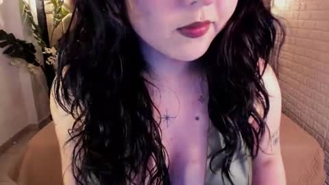 Snapshot of crimson_tati chatting on July 2026 02:10:01 PM Tatiana online show from July 2026 02:10:01 PM