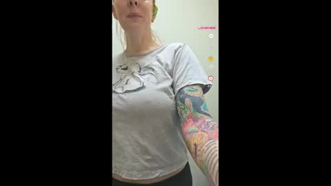 crimsongingerale online show from April 2026 07:19:02 PM