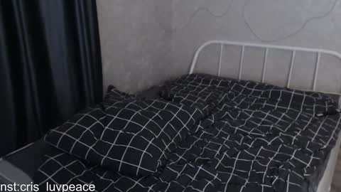 Snapshot of cris_peace chatting on February 2025 03:31:02 PM JOIN IN A FAN CLUB AND YOU WILL HAVE 90 OF MY PHOTOVIDEO FREE FANSLY - online show from February 2025 03:31:02 PM