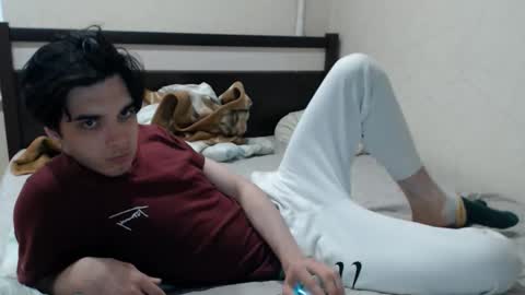 Snapshot of cris_peace chatting on November 2025 08:35:01 AM JOIN IN A FAN CLUB AND YOU WILL HAVE 90 OF MY PHOTOVIDEO FREE FANSLY - online show from November 2025 08:35:01 AM