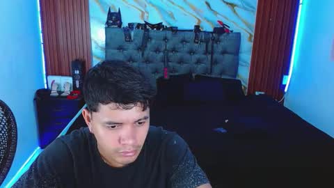 Snapshot of crisandmery chatting on December 2025 02:39:01 AM CRISANDMERY online show from December 2025 02:39:01 AM