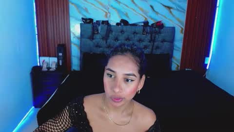 Snapshot of crisandmery chatting on December 2025 01:53:01 PM CRISANDMERY online show from December 2025 01:53:01 PM