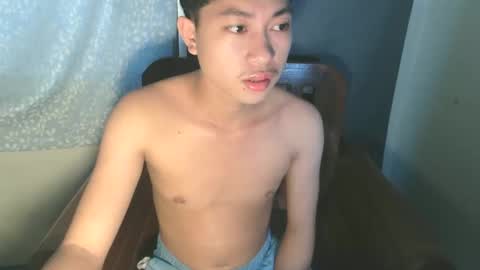 Snapshot of cristal1xox chatting on November 2025 01:05:02 AM cristal1xox online show from November 2025 01:05:02 AM