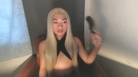 Snapshot of cristal1xox chatting on November 2025 12:33:01 AM cristal1xox online show from November 2025 12:33:01 AM