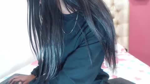 cristal_aron online show from December 2024 05:26:02 AM