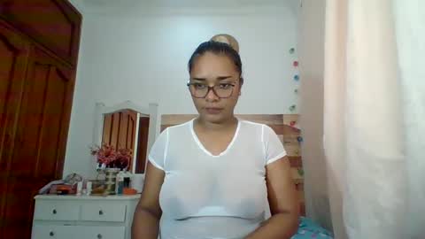 Snapshot of cristal_blanco chatting on December 2024 06:32:01 AM cristal online show from December 2024 06:32:01 AM