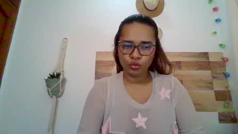 Snapshot of cristal_blanco chatting on February 2025 06:10:02 AM cristal online show from February 2025 06:10:02 AM