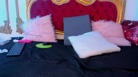 Cristal  online show from March 2026 09:10:01 PM