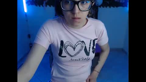 Snapshot of cristal_hills_19 chatting on October 2025 05:44:02 PM Cristal online show from October 2025 05:44:02 PM