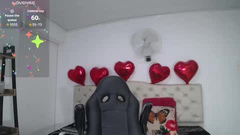 Snapshot of cristal_horny19 chatting on September 2025 10:46:02 PM Milena online show from September 2025 10:46:02 PM