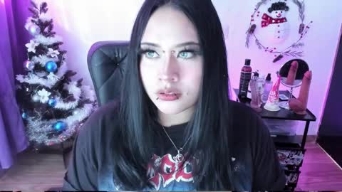 Snapshot of cristal_kosh chatting on December 2024 01:18:02 PM Cris online show from December 2024 01:18:02 PM